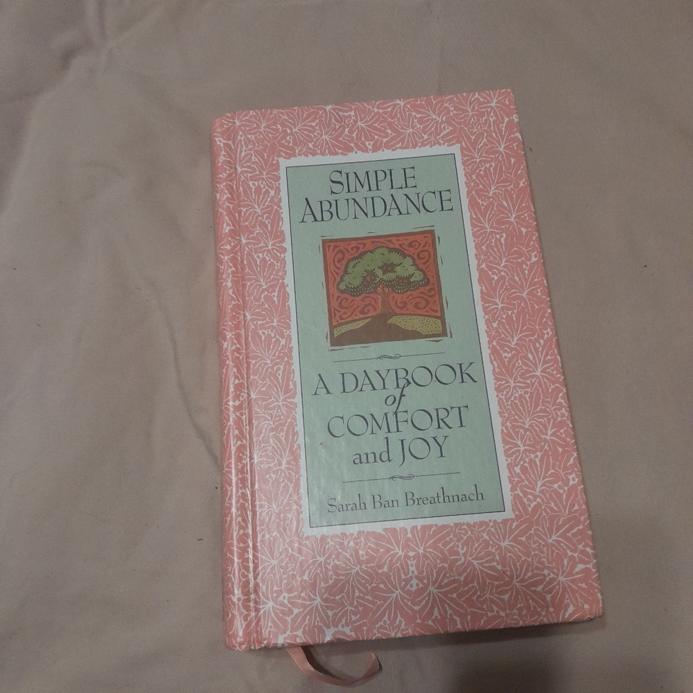 🌴Simple abundance "A day book of comfort and joy